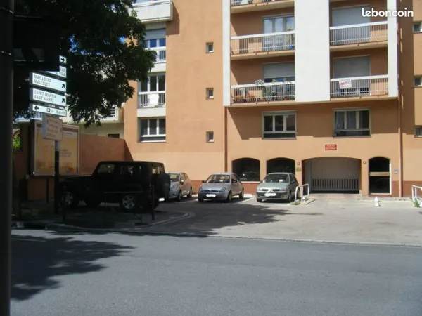 Loue garage fermé