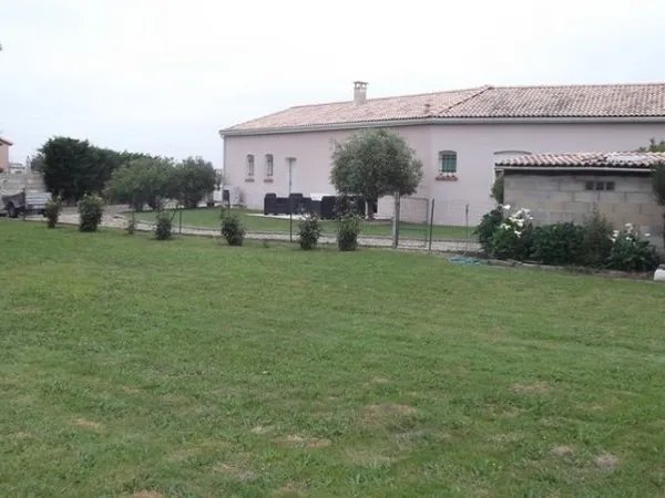 MAISON PLAIN PIED 120m2 sur un terrain de 2100m2