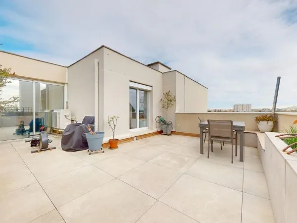 Appartement T4 Toit-terrasse d'exception de 109 m²- Rue Challem