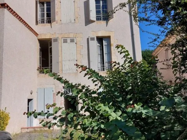 Bien immobilier de rendement Vente Agen 12p 300m² 339000€