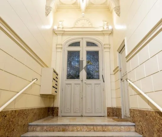 Bureaux de caractère à louer 140 m2 174 rue Consolat, 13004 Marseille