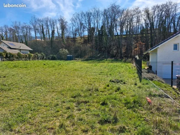 Terrain plat 971 m² - Armoy - 270 000