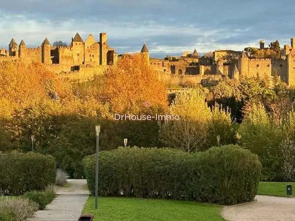 Vue Magistrale sur la Cité et les Bords d'Aude de toutes les ouvertures
