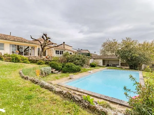 Maison en pierre 4 pièces 232 m²
