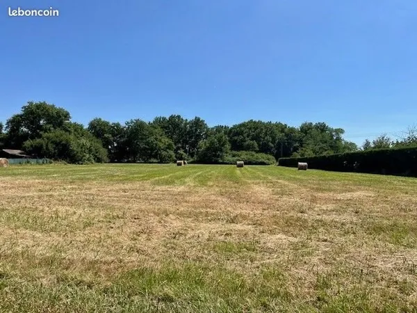 Terrain 3 500 m² Galgon