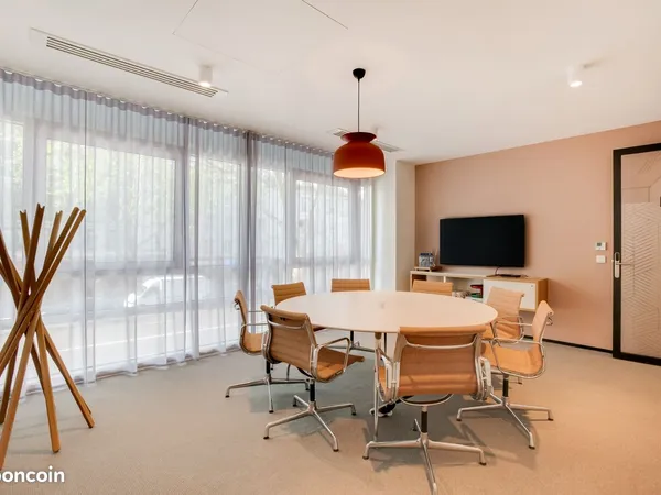 Bureau privé entièrement équipé pour 5 personnes à BOULOGNE-BILLANCOURT, Route de la Reine Boulogne-
