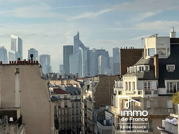 PORTE MAILLOT VUE DEFENSE VASTE STUDIO AVEC GRANDE CAVE