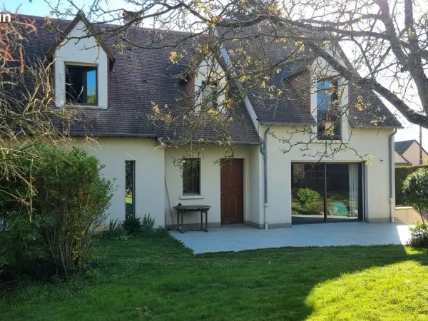 Coup de coeur - Maison lumineuse 195 m² avec jardin arboré & jacuzzi