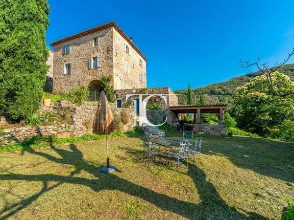 Maison et villa de prestige Vente Les Vans 6p 141m² 475000€
