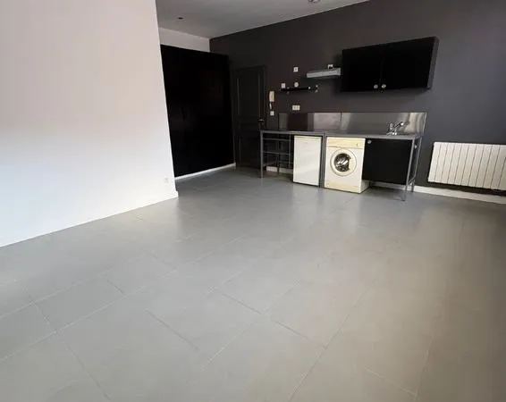 Studio de 32m2 au centre ville de Poligny TOTALEMENT RÉNOVÉ