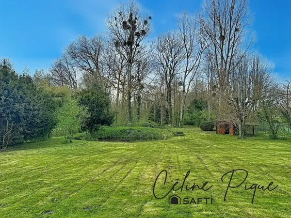 Maison de 9 pièces avec grand jardin, bois et rivière