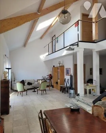 Maison 11 pièces 304 m²