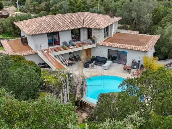 Ensemble immobilier proche plages