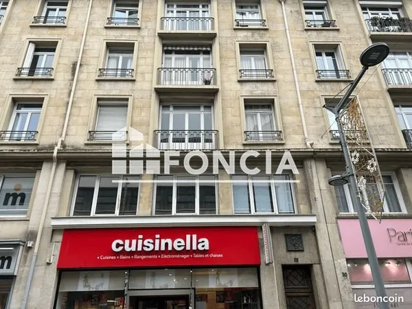 Local bureaux 87 m²