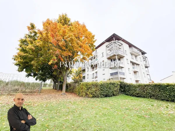Grand jardin privatif d'environ 200 M²