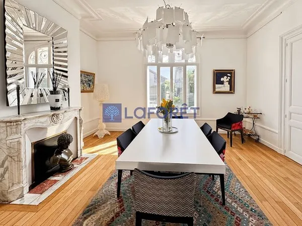 Propriété 7 pièces 260 m²