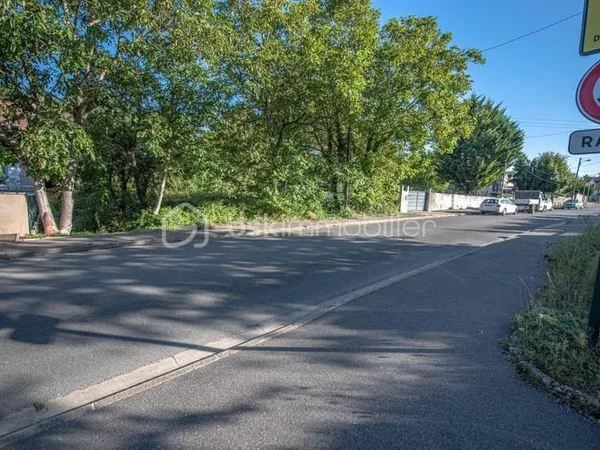 Terrain constructible 586 m²