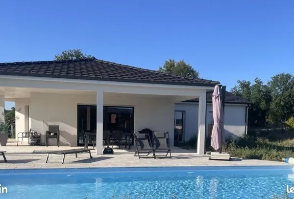 Villa 120m2 plain-Pied avec piscine et jardin