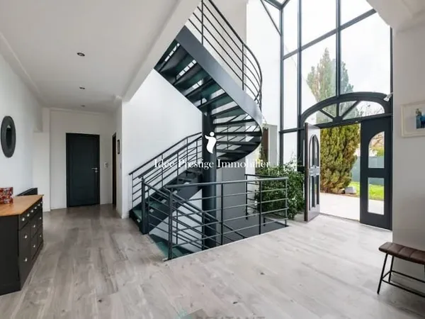 Maison 12 pièces 523 m²