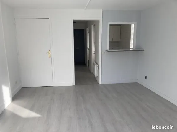 Studio 1 pièce 28 m²