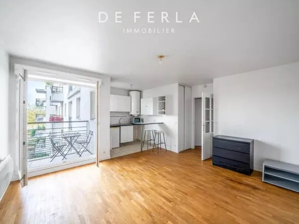 Studio en étage élevé avec balcon - Le Plessis Robinson