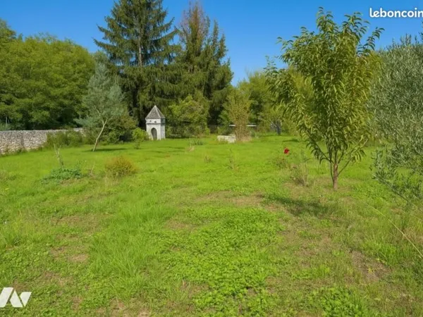 Terrain 1546 m² ECHIRE