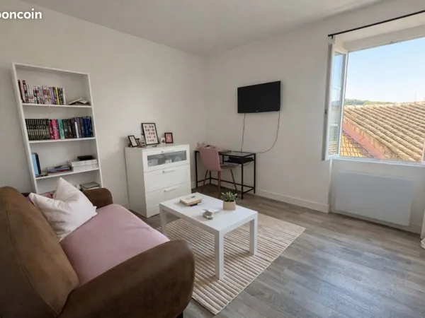 Investissement locatif - 2 appartements rénovés - Cadenet proche Lourmarin - Rentabilité 6,4 %