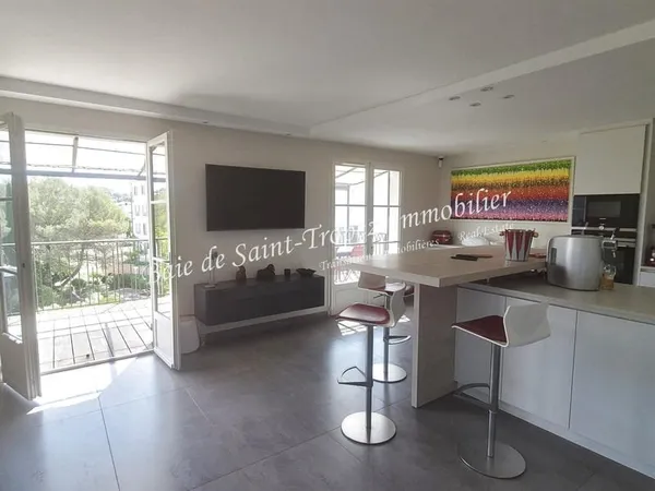 Appartement terrasse au coeur du village avec vue panoramique