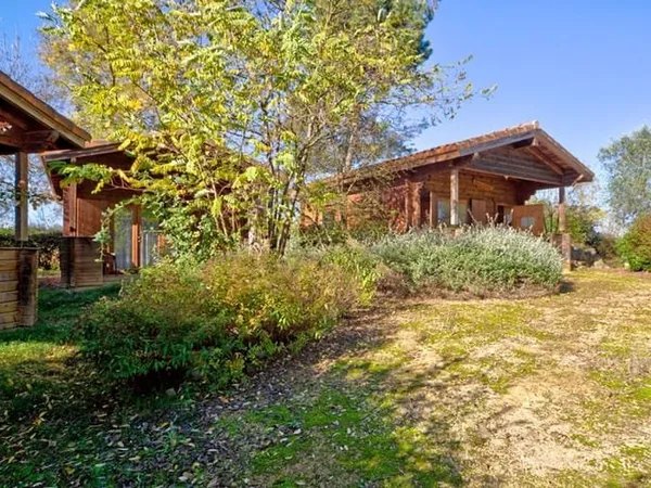 Maison 10 pièces 340 m²