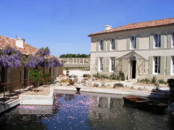 Magnifique Propriété avec Maison de Maître, Moulin et Gîtes
