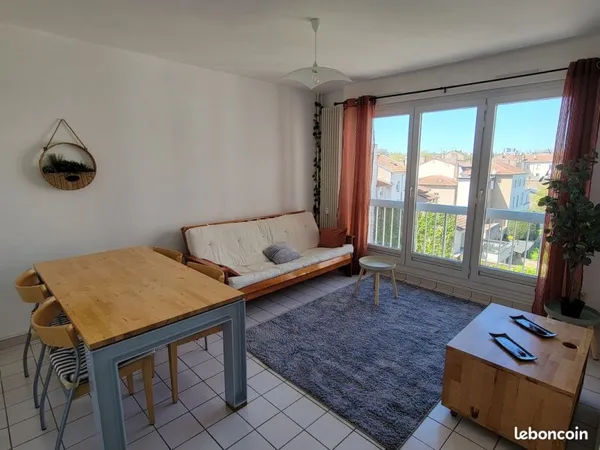 Loue appartement meublé T2 - 720 parking + cave- secteur Bonsecours/René II/ St Pierre/M. Brot