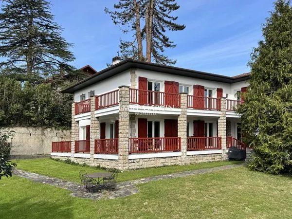 A vendre - Propriété familiale - Ciboure - avec jardin