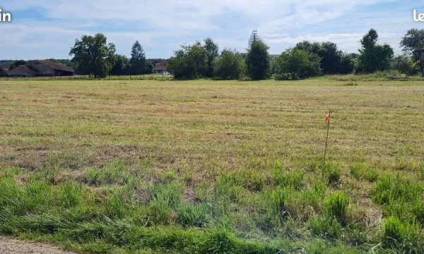 Beau terrain constructible sur la commune de Gugnecourt