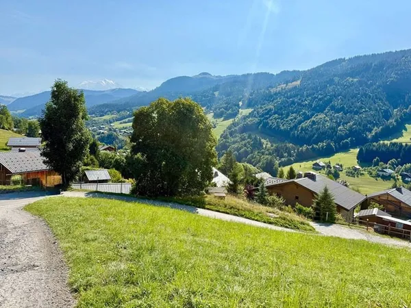 Terrain 669 m²
