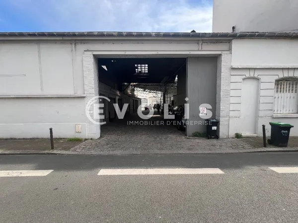 Locaux d'activité - A LOUER - 120 m² non divisibles