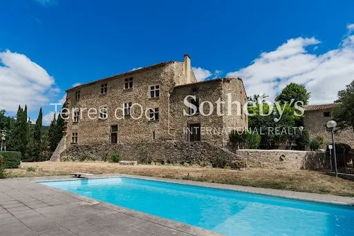 Château 31 pièces 1200 m²