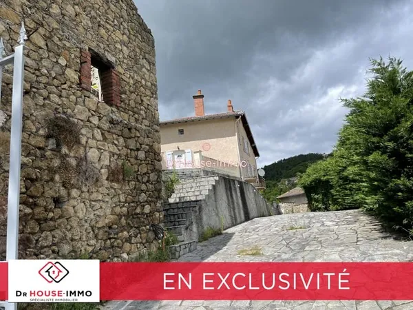 POSSIBILITE D'ACTIVITE OU DE LOCATION DANS CETTE GRANDE MAISON DE CARACTÈRE