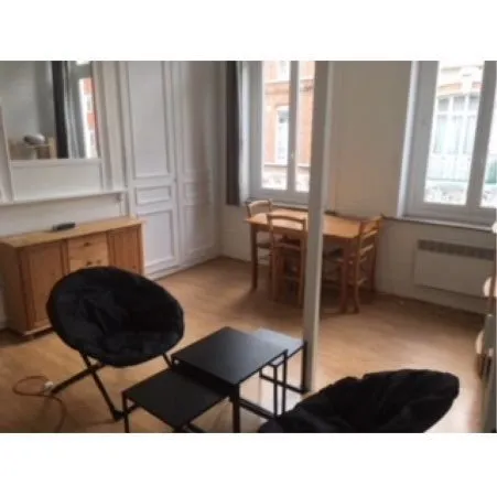 Studio très lumineux près de la Catho