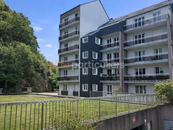 Appartement avec balcon et garage