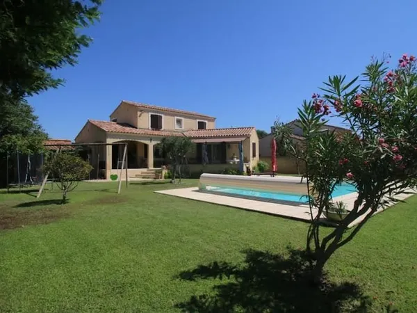 Villa 8 pièces 162 m²