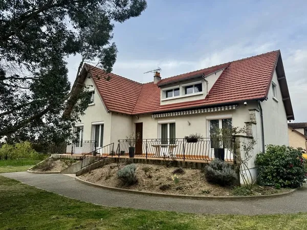BRIARE - Maison familiale 178m2 + garage camping car