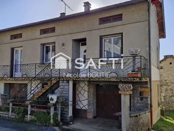 Maison avec garage, jardin, terrasse et dépendance