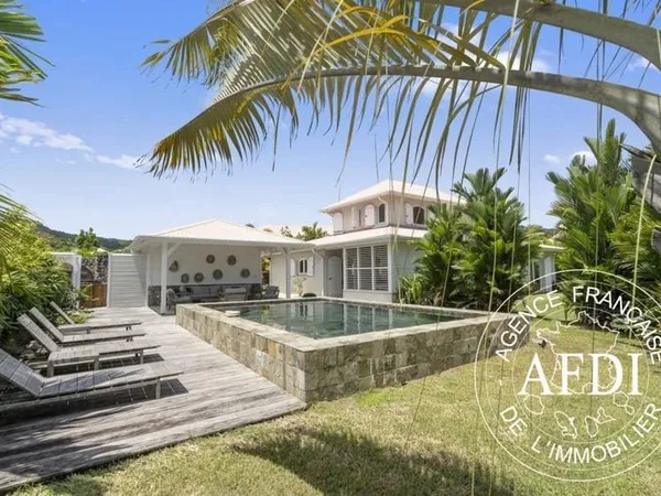 AFDI PRESTIGE : Jolie villa F4 de 130m² avec piscine sur terrai