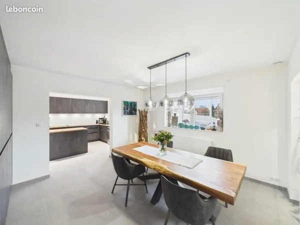 Maison 5 pièces 197 m²
