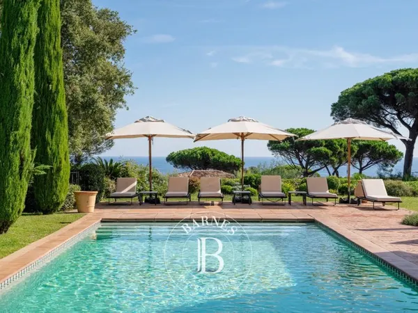 SALINS - VILLA 7 CHAMBRES - PISCINE