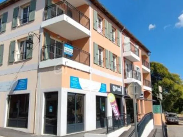 grand T3 69 m2 parking couvert, terrasse
