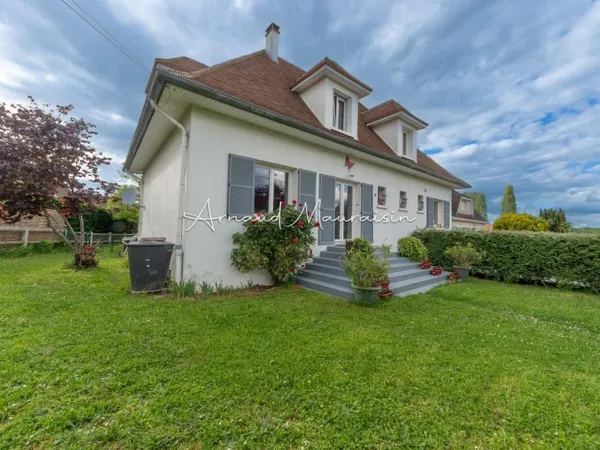 Maison familiale lumineuse avec joli jardin !