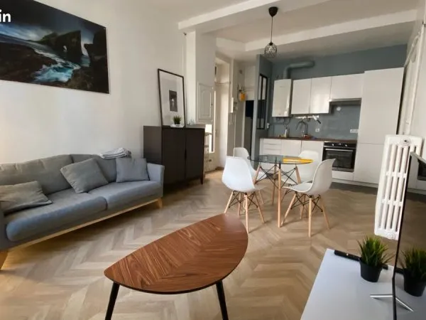 Dijon République - grande chambre meublée dans une colocation (2 personnes) - cour privative