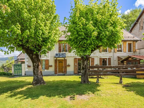 Maison 12 pièces 265 m²