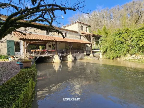 Maison 750 m²